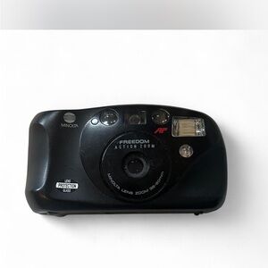 Freedom Action Zoom Black Camera
